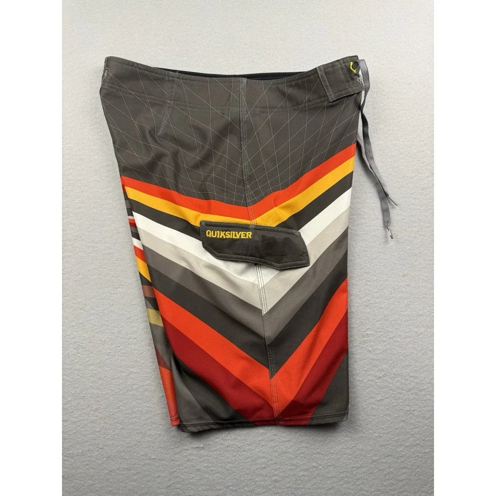 Y2K QuikSilver Board Shorts Men's Size 32 Multicolor Stripes